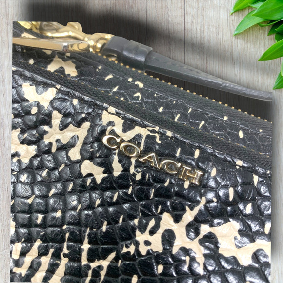 Coach Madison Textured Leather Wristlet Bag Black & Cream Abstract Double Zip - Picture 2 of 6